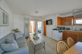 Cozy Hampton Vacation Rental, Walk to Beach!